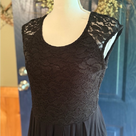 Gilli Blue Fit and Flare Sleeveless Cocktail Dress - Picture 8 of 12